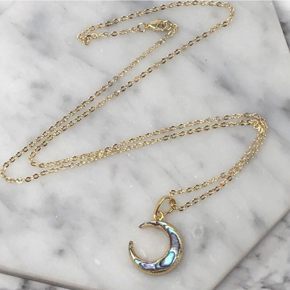 Estrella & Luna | Boho Abalone Shell Necklace - Picture 3 of 7